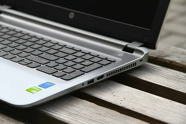 HP Pavilion 15-ab065tx
