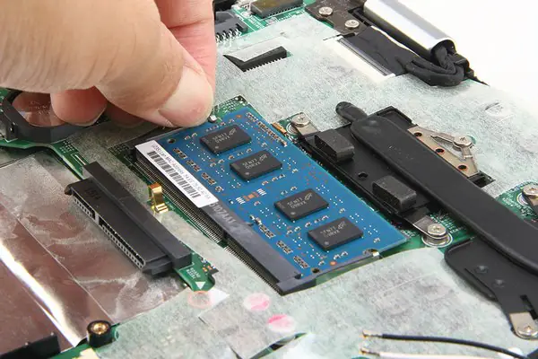 Remove the RAM module