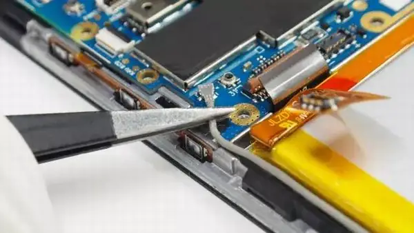 Disconnect the RF antenna cable