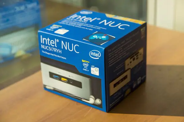 Intel NUC5i7RYH