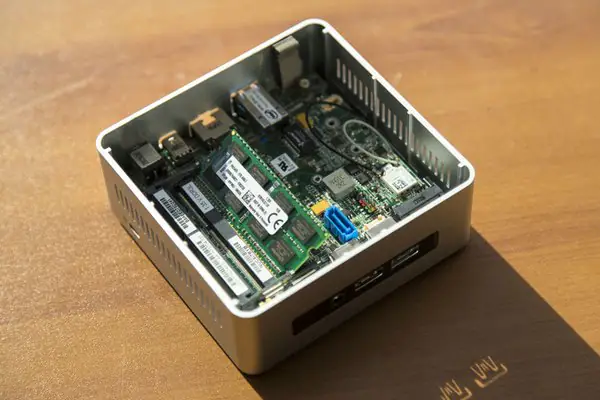 Intel NUC5i7RYH memory