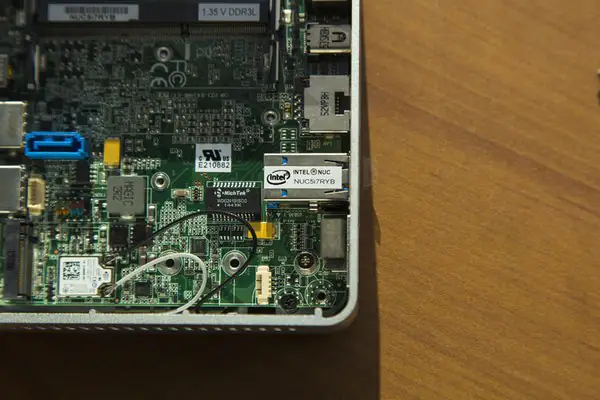Intel NUC5i7RYH memory slots
