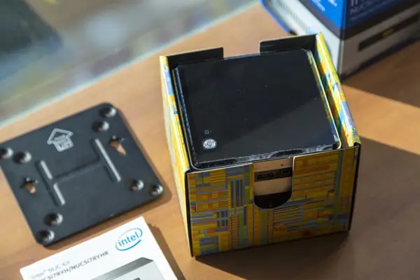 Intel NUC5i7RYH