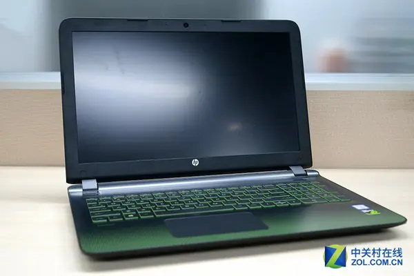 HP Pavilion 15-ak000