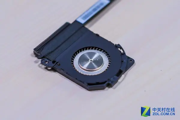 Lenovo Yoga 900 cooling system