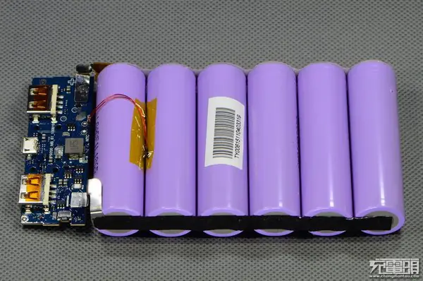 Xiaomi Mi Power Bank (20000mAh) internal structure