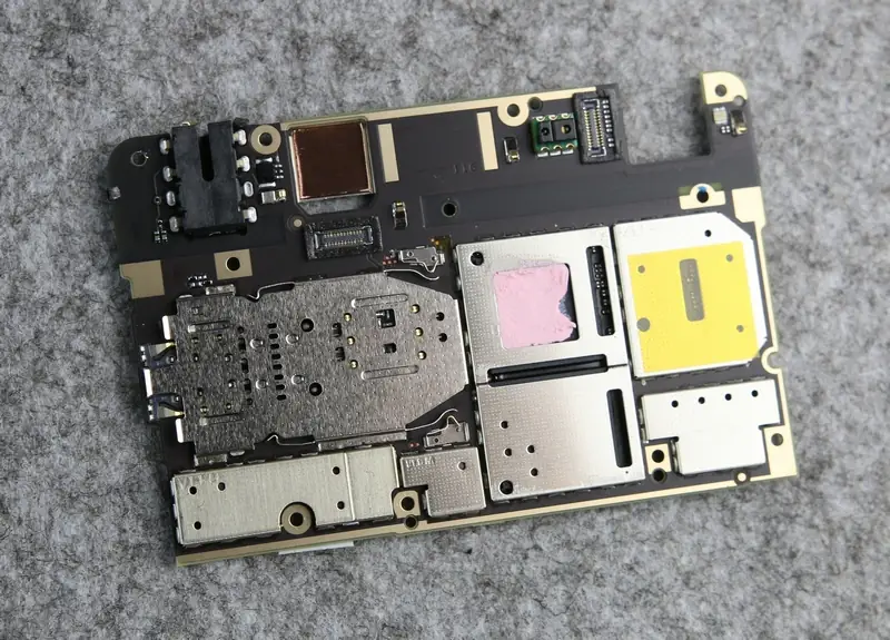Remove the copper foil from the SoC