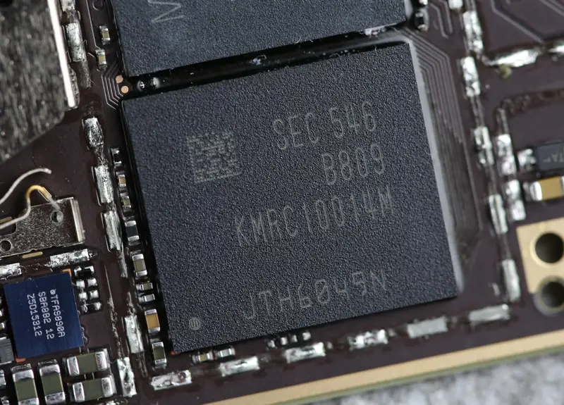 Samsung KMRC10014M-B809 64GB ROM