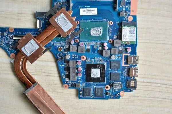 Remove the heat sink