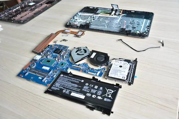 HP Omen 15-ax000 internal parts