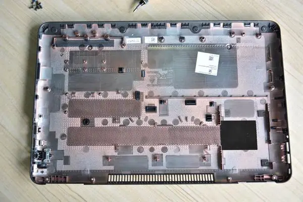HP Omen 15-ax000 bottom cover