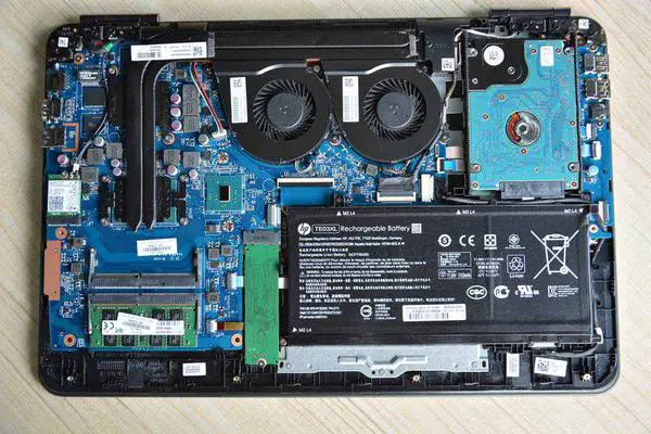 HP Omen 15-ax000 internal structure