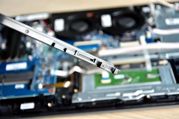 HP Omen 15-ax000 battery
