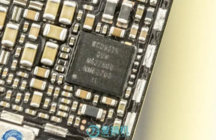 Qualcomm WCD9335 audio decoder chip