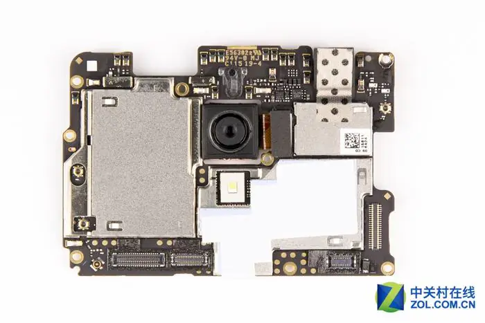 OnePlus 3T motherboard