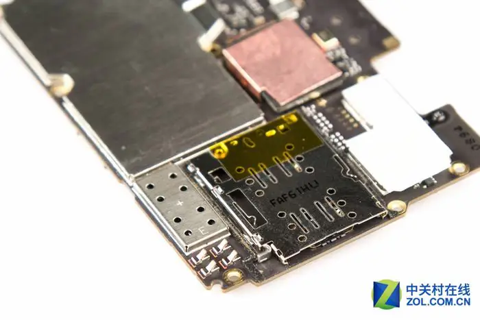 OnePlus 3T motherboard