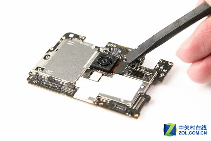 Remove the rear and front cameras