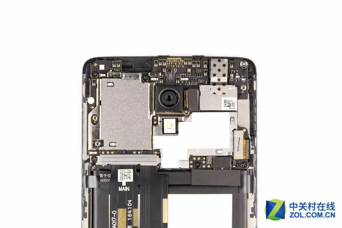 OnePlus 3T motherboard