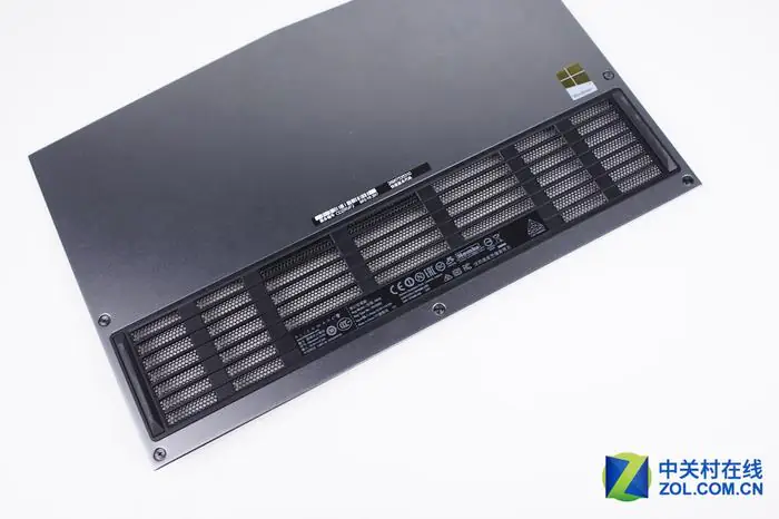 Alienware 13 R3 bottom cover