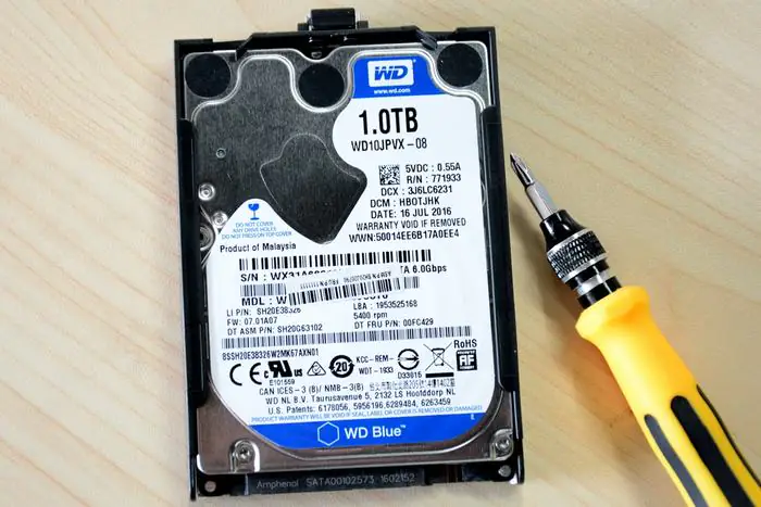 Lenovo ThinkPad E570 hard drive