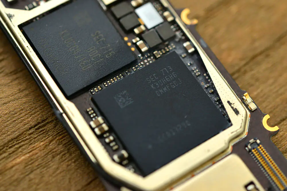 Meizu Pro 7 Plus memory chip