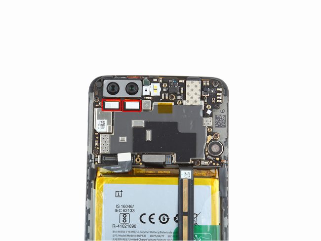 Disconnect OnePlus 5 camera connector