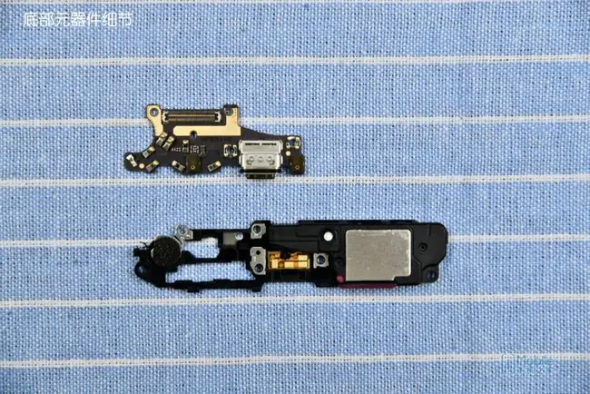 Huawei Mate 10 loudspeaker and sub-board
