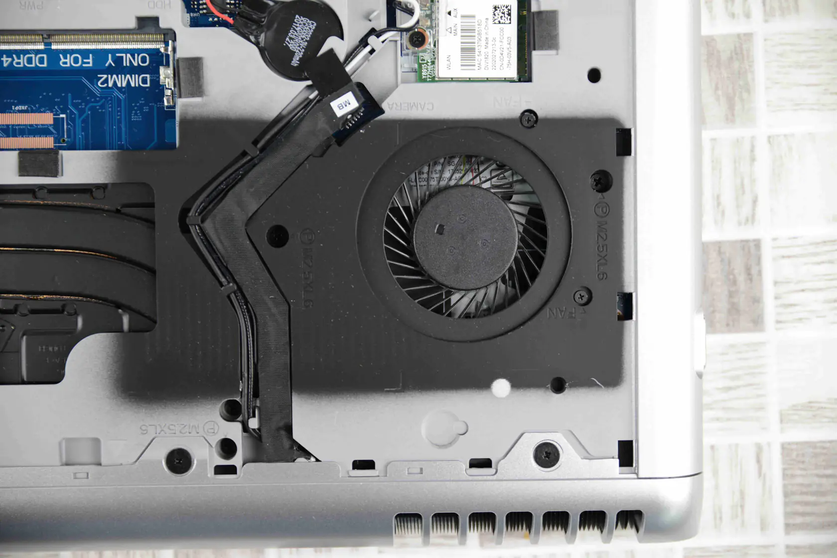 Dell Vostro 15 7570 cooling system