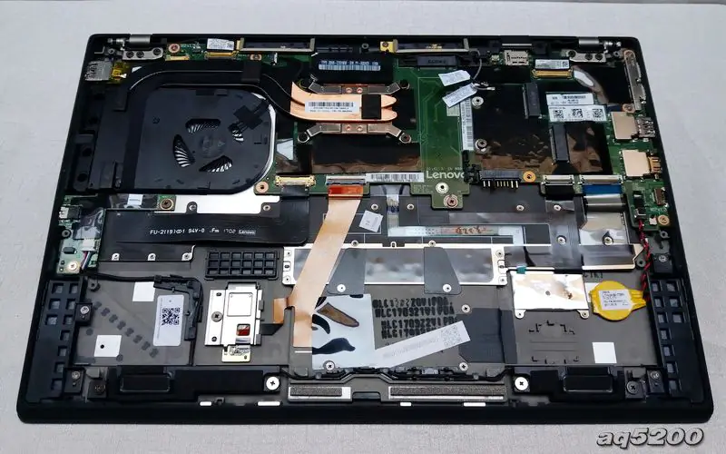 Close-up of the laptop after removing the battery