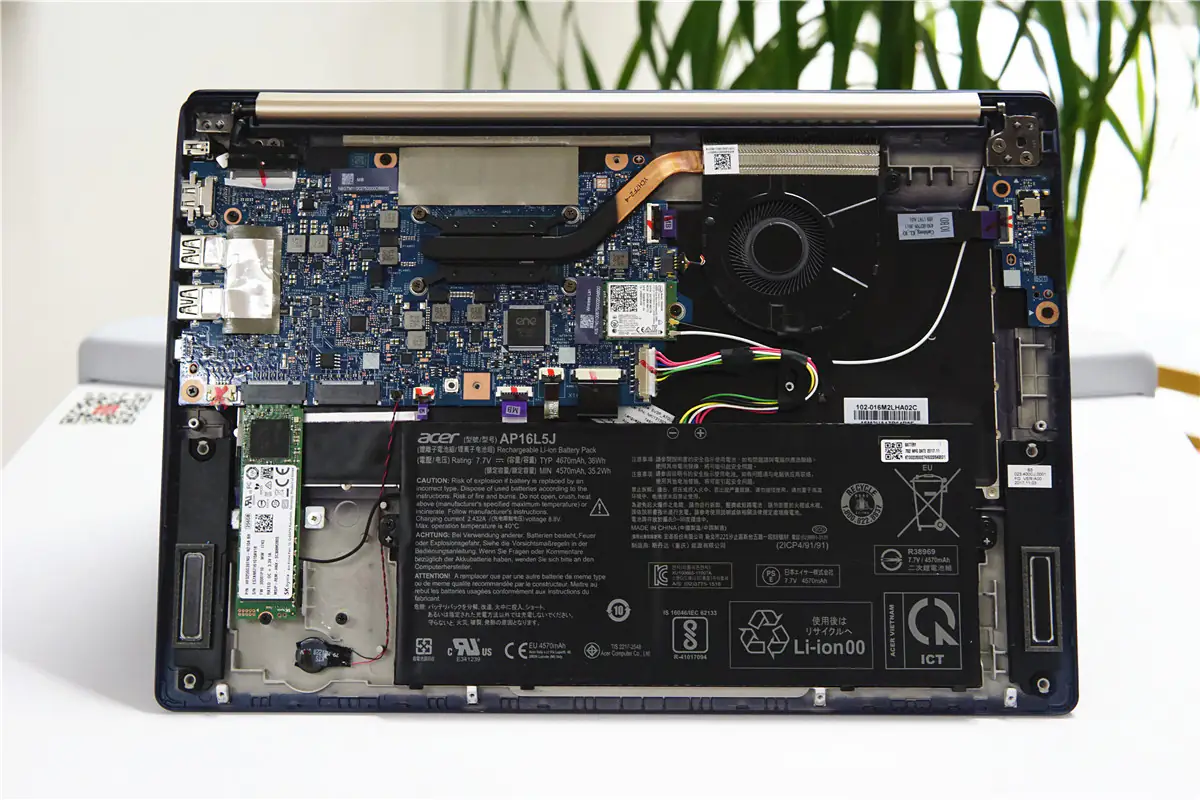 Acer Swift 5 SF514-52 internal structure