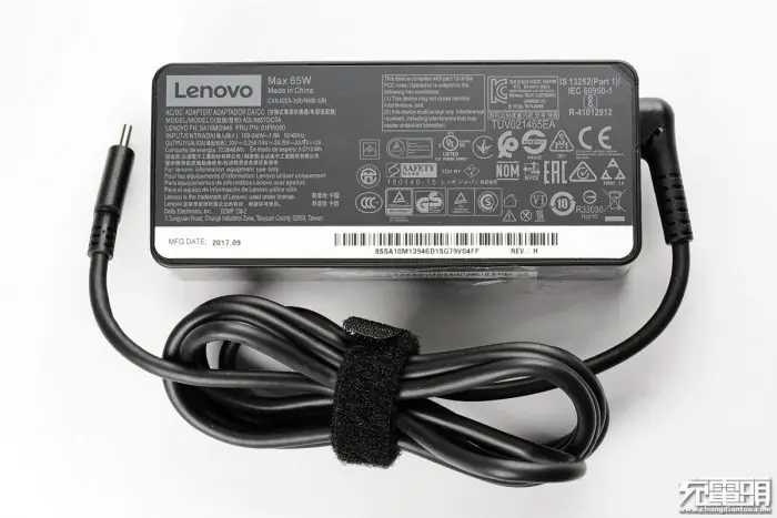 Lenovo ThinkPad PD 65W PD adapter appearance