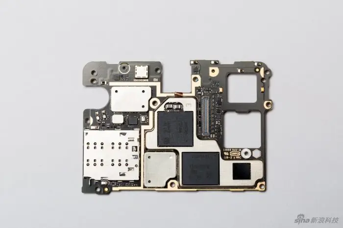 Xiaomi Mi MIX 2S CPU, RAM, and flash memory