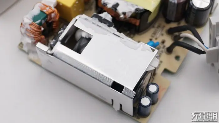 Main capacitor