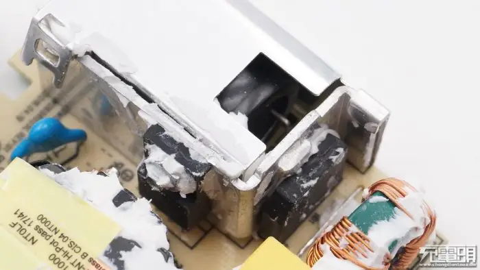 Main switching regulator