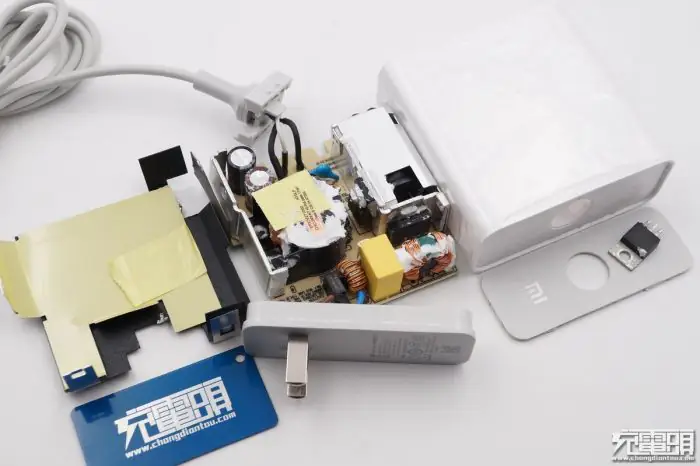 Xiaomi USB Type-C 65W power adapter components