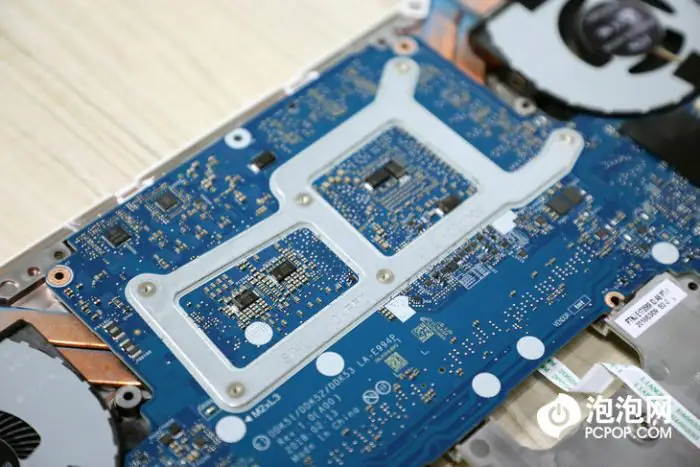 Dell G7 15 7588 chipset