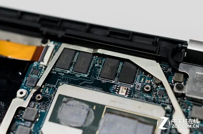 Dell XPS 15 9575 2-in-1 8GB memory