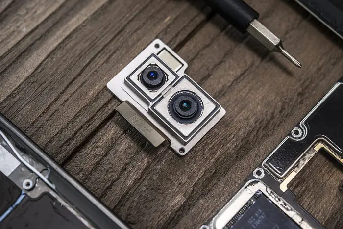 Meizu 16 dual-rear cameras