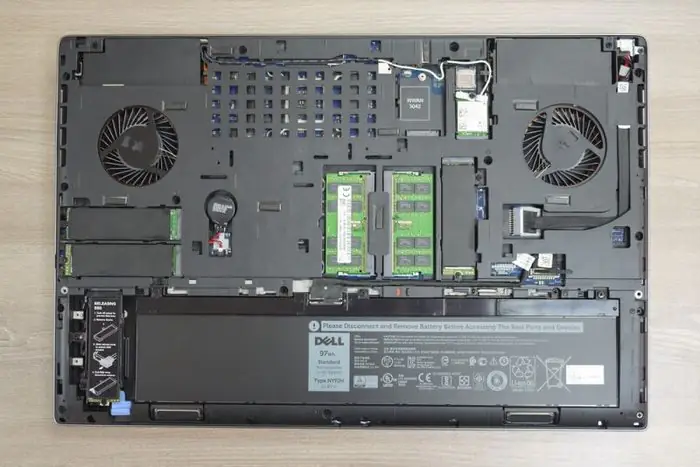 Dell Precision 7730 internal picture