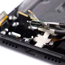 OnePlus 6T charging port