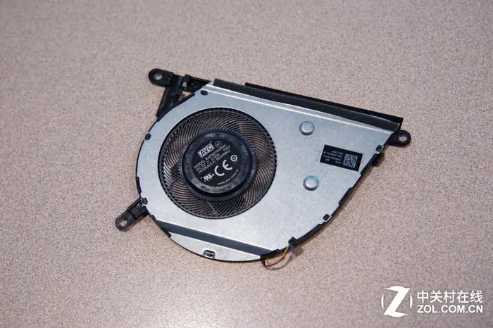 Asus ZenBook 14 UX433FA cooling fan