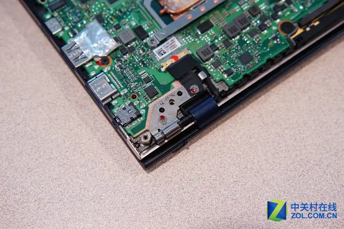 Asus ZenBook 14 UX433FA LCD hinge