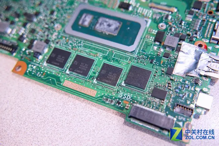 Asus ZenBook 14 UX433FA memory