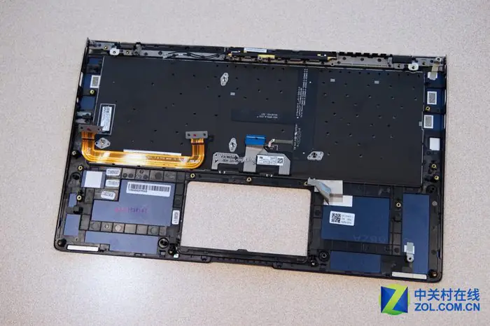 Asus ZenBook 14 UX433FA keyboard