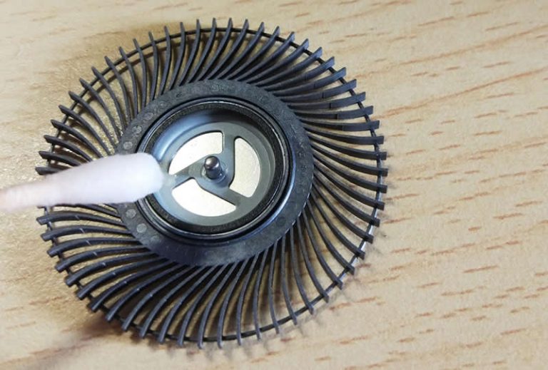 How to Clean a Laptop Fan and Heatsink