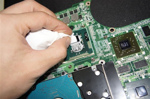 How to Clean a Laptop Fan and Heatsink