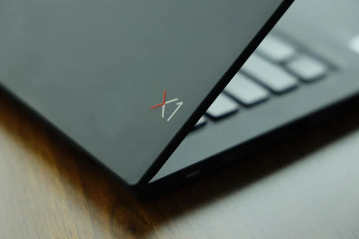 Lenovo ThinkPad X1 Carbon Gen 7 Appearance