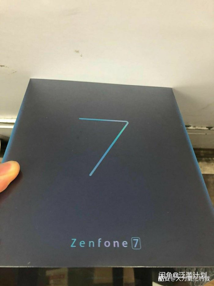 ASUS Zenfone 7 Live Image (2)