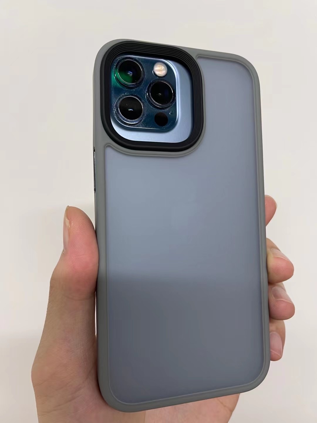 iPhone 13 Pro Protective Case Revealed: Larger Camera