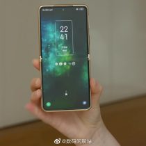 TCL Foldable Phone (2)